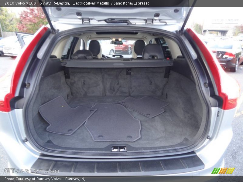 Electric Silver Metallic / Sandstone/Espresso 2010 Volvo XC60 T6 AWD R-Design