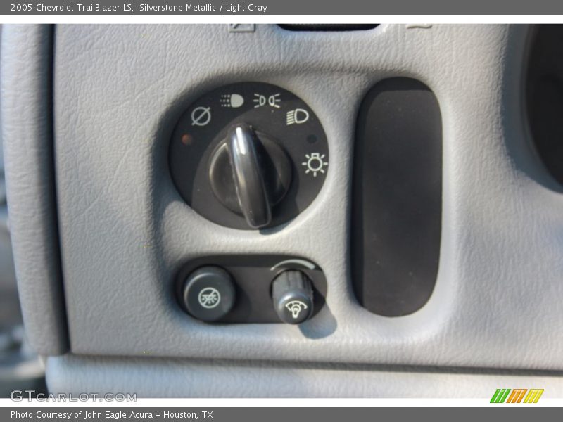 Silverstone Metallic / Light Gray 2005 Chevrolet TrailBlazer LS