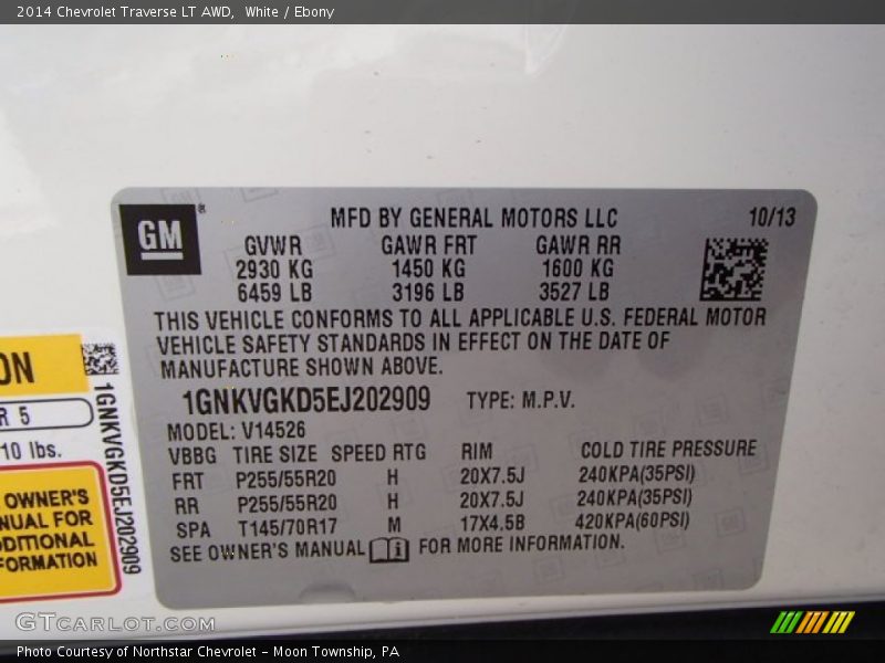 White / Ebony 2014 Chevrolet Traverse LT AWD