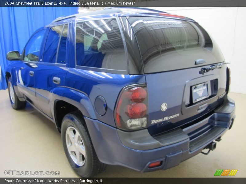 Indigo Blue Metallic / Medium Pewter 2004 Chevrolet TrailBlazer LS 4x4