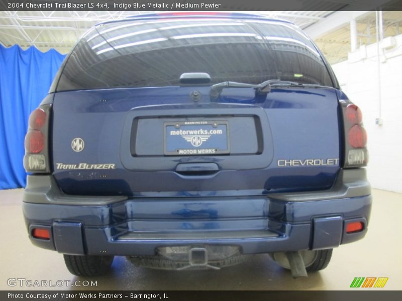 Indigo Blue Metallic / Medium Pewter 2004 Chevrolet TrailBlazer LS 4x4