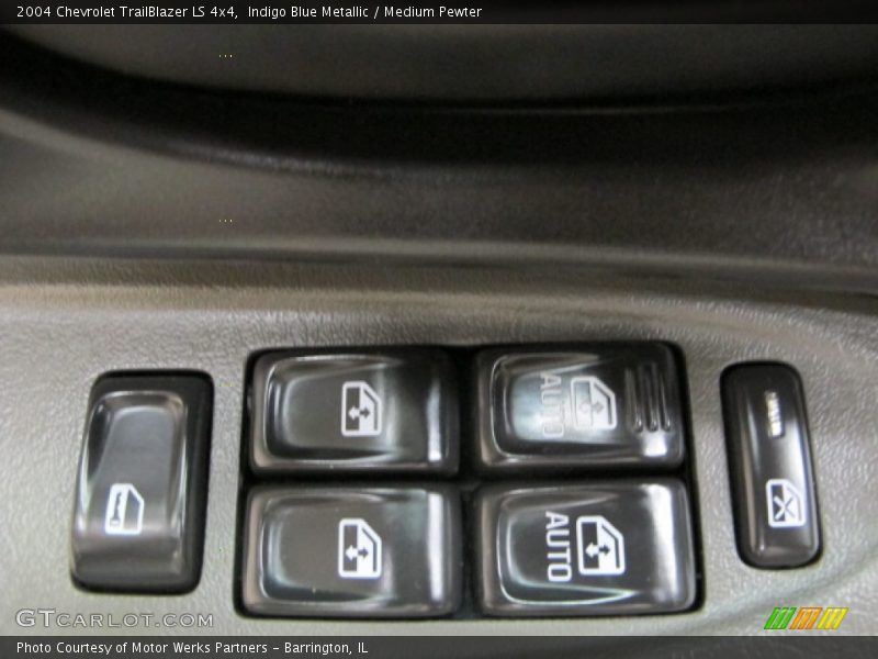Indigo Blue Metallic / Medium Pewter 2004 Chevrolet TrailBlazer LS 4x4