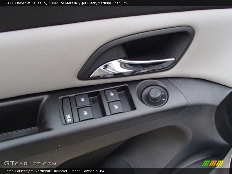 Silver Ice Metallic / Jet Black/Medium Titanium 2014 Chevrolet Cruze LS