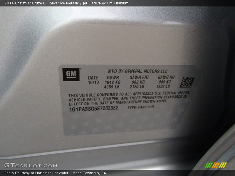Silver Ice Metallic / Jet Black/Medium Titanium 2014 Chevrolet Cruze LS
