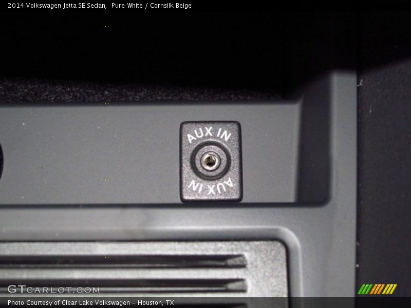 Pure White / Cornsilk Beige 2014 Volkswagen Jetta SE Sedan