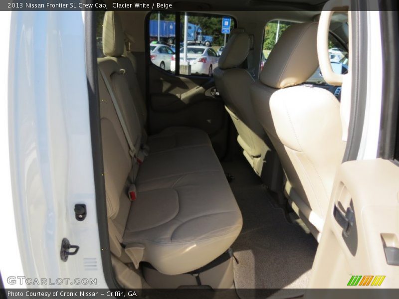 Glacier White / Beige 2013 Nissan Frontier SL Crew Cab