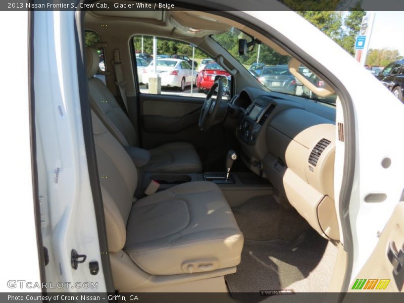 Glacier White / Beige 2013 Nissan Frontier SL Crew Cab