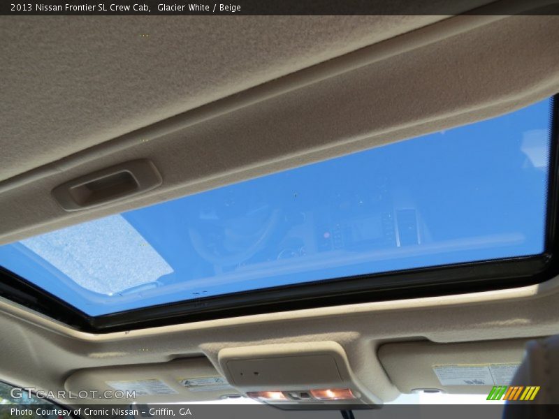 Glacier White / Beige 2013 Nissan Frontier SL Crew Cab