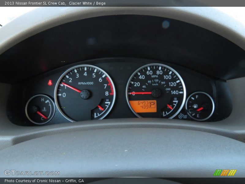 Glacier White / Beige 2013 Nissan Frontier SL Crew Cab