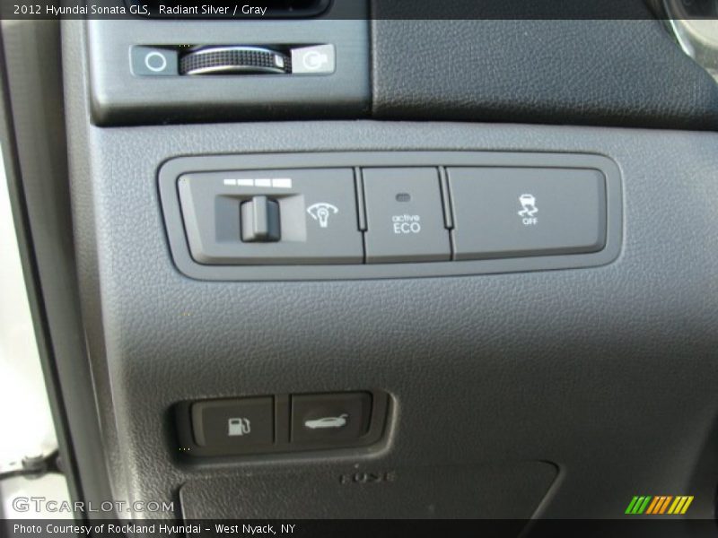Radiant Silver / Gray 2012 Hyundai Sonata GLS