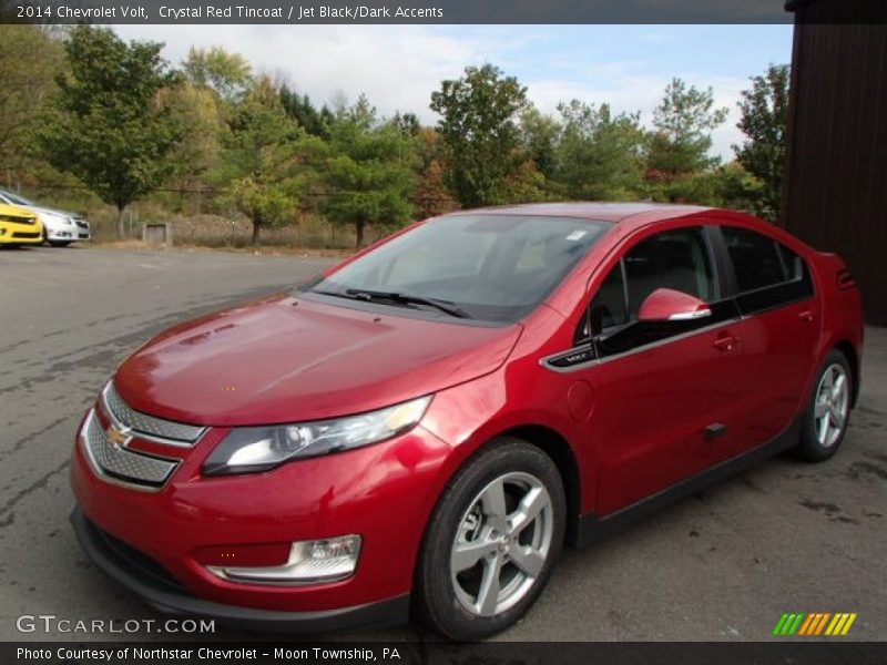 Front 3/4 View of 2014 Volt 