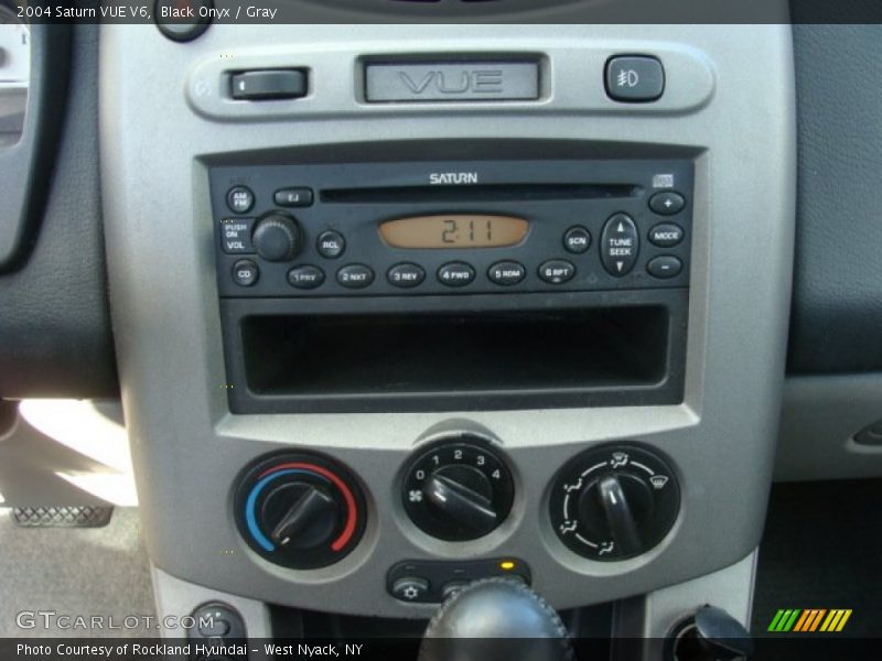 Black Onyx / Gray 2004 Saturn VUE V6