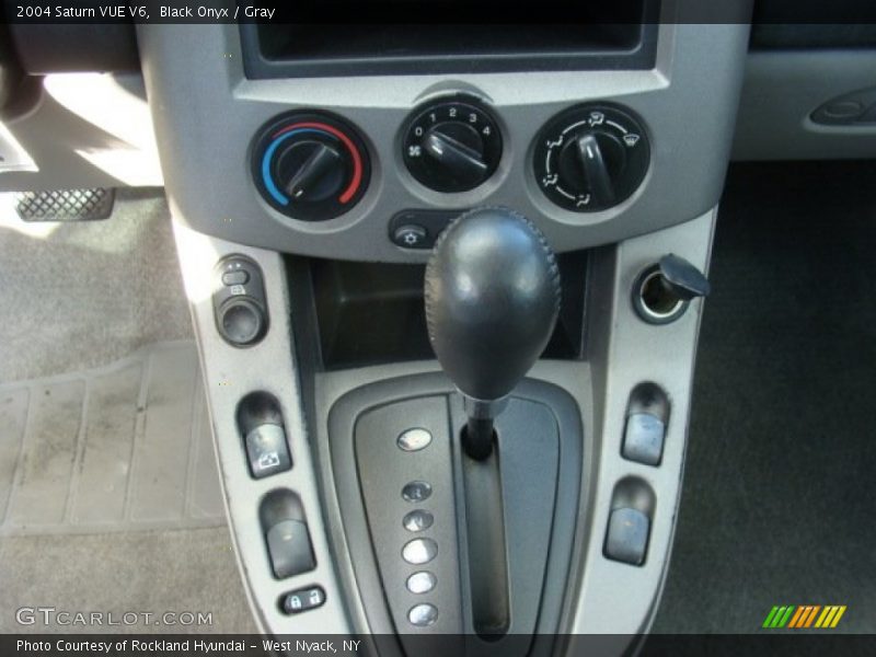 Black Onyx / Gray 2004 Saturn VUE V6
