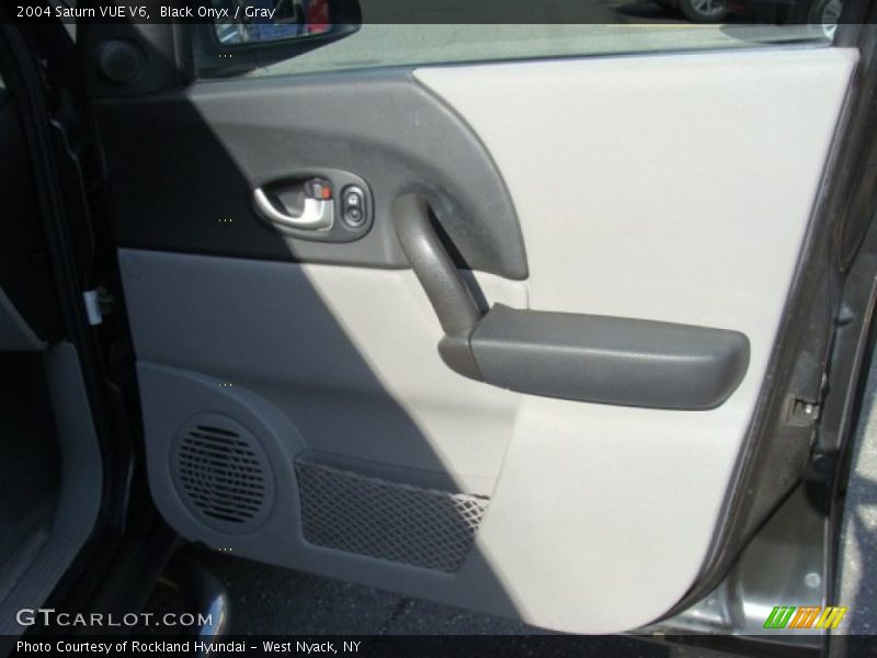 Black Onyx / Gray 2004 Saturn VUE V6