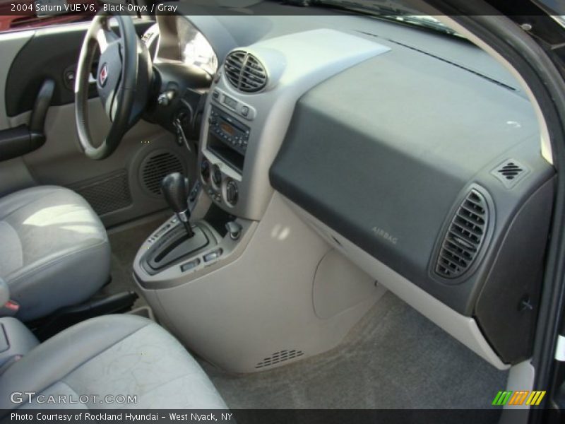 Black Onyx / Gray 2004 Saturn VUE V6