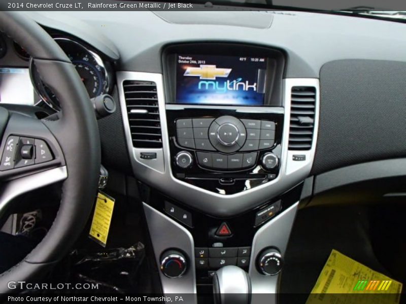 Rainforest Green Metallic / Jet Black 2014 Chevrolet Cruze LT