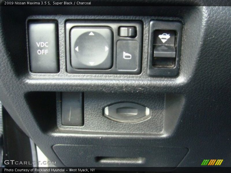 Super Black / Charcoal 2009 Nissan Maxima 3.5 S