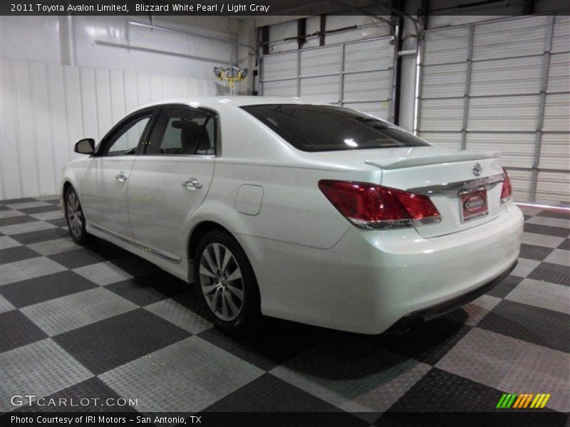 Blizzard White Pearl / Light Gray 2011 Toyota Avalon Limited
