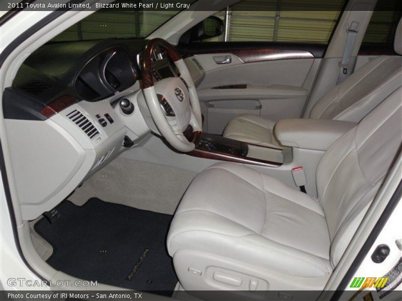 Blizzard White Pearl / Light Gray 2011 Toyota Avalon Limited