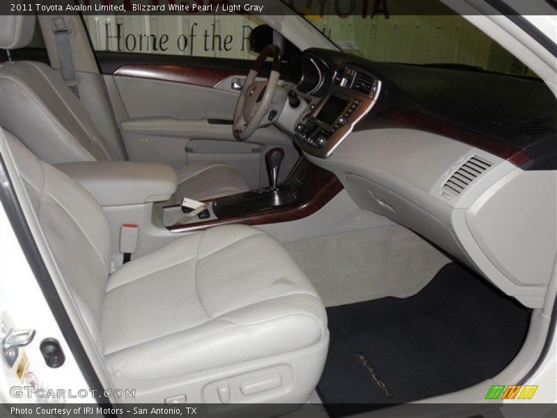 Blizzard White Pearl / Light Gray 2011 Toyota Avalon Limited