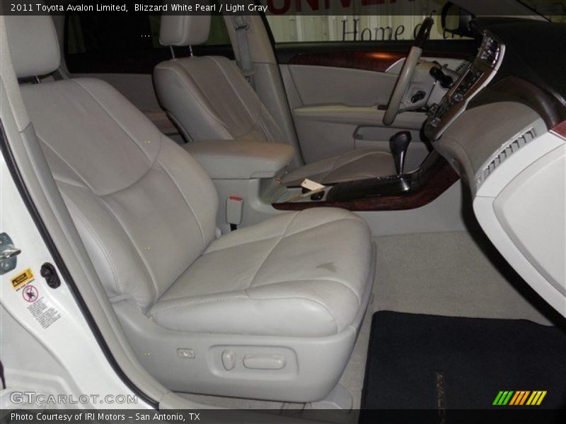Blizzard White Pearl / Light Gray 2011 Toyota Avalon Limited