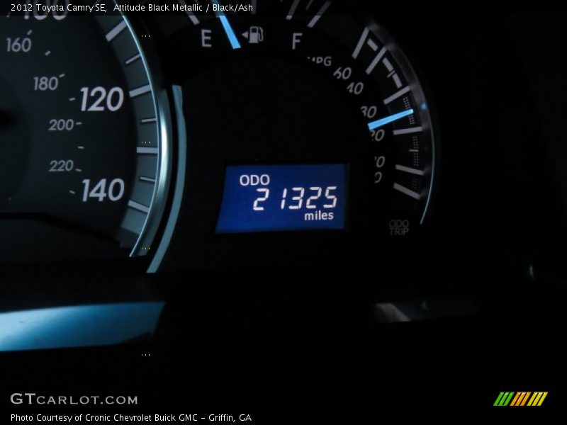 Attitude Black Metallic / Black/Ash 2012 Toyota Camry SE
