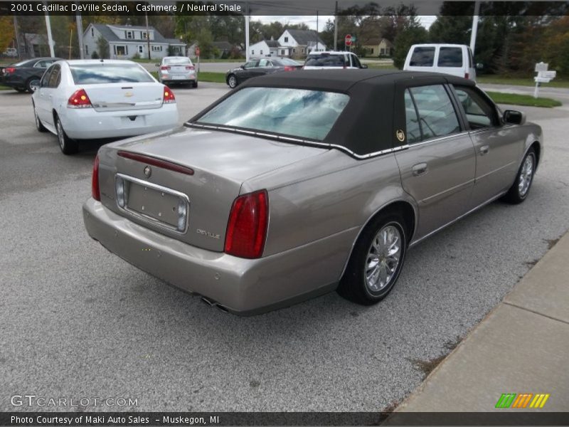 Cashmere / Neutral Shale 2001 Cadillac DeVille Sedan