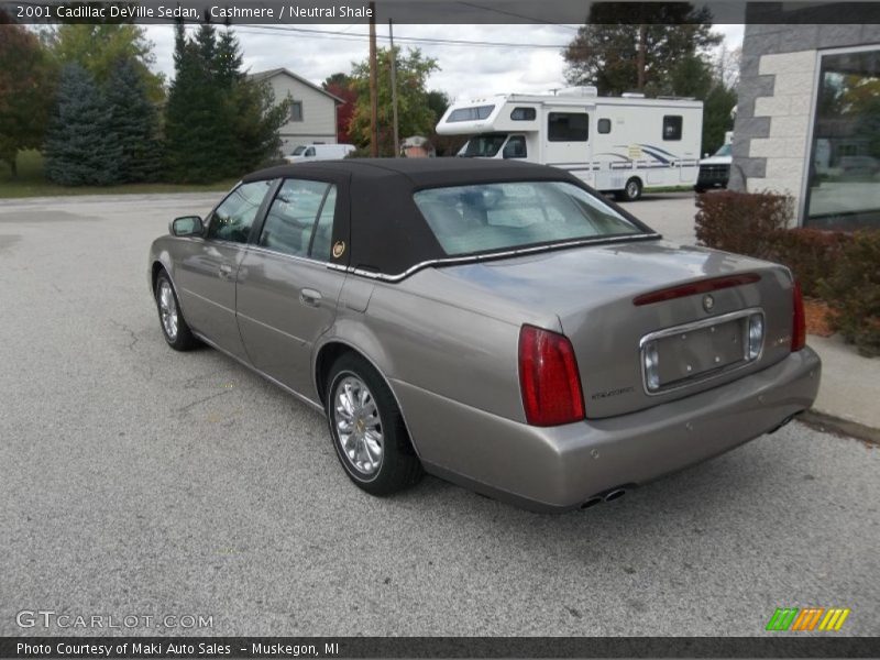 Cashmere / Neutral Shale 2001 Cadillac DeVille Sedan