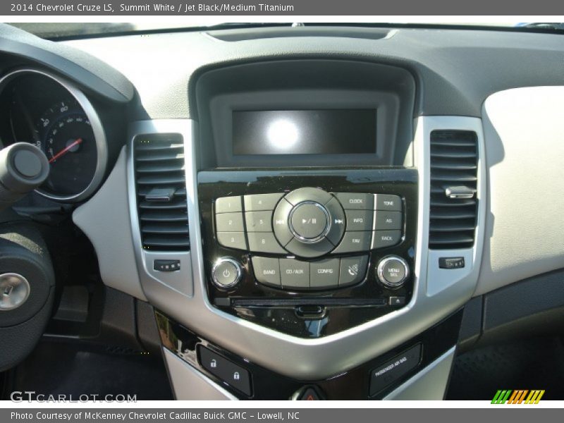 Summit White / Jet Black/Medium Titanium 2014 Chevrolet Cruze LS