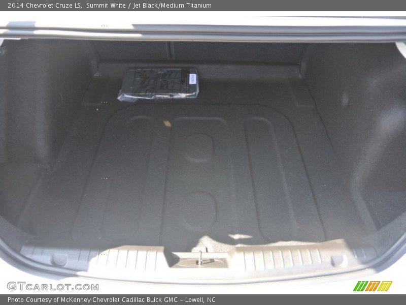 Summit White / Jet Black/Medium Titanium 2014 Chevrolet Cruze LS