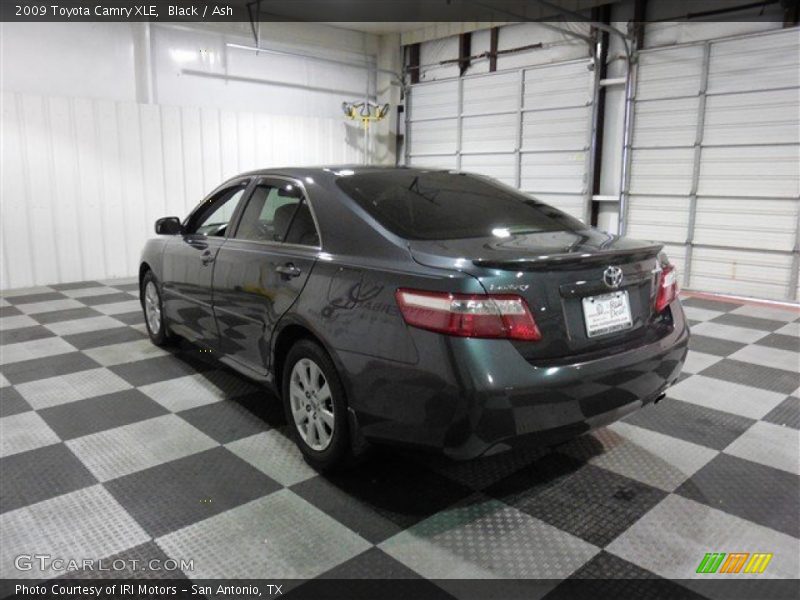 Black / Ash 2009 Toyota Camry XLE