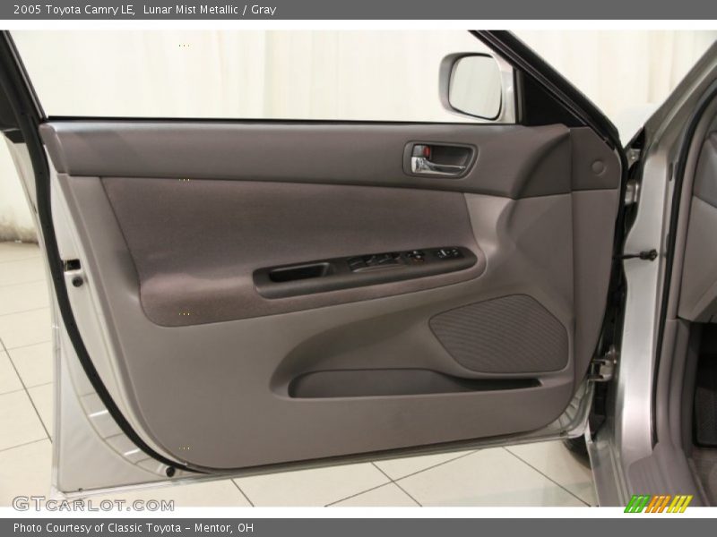 Lunar Mist Metallic / Gray 2005 Toyota Camry LE