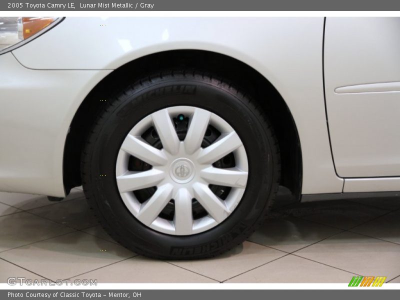 Lunar Mist Metallic / Gray 2005 Toyota Camry LE