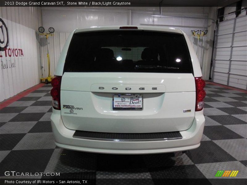Stone White / Black/Light Graystone 2013 Dodge Grand Caravan SXT