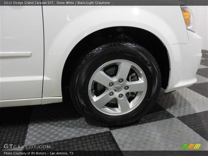 Stone White / Black/Light Graystone 2013 Dodge Grand Caravan SXT