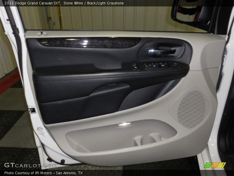 Stone White / Black/Light Graystone 2013 Dodge Grand Caravan SXT