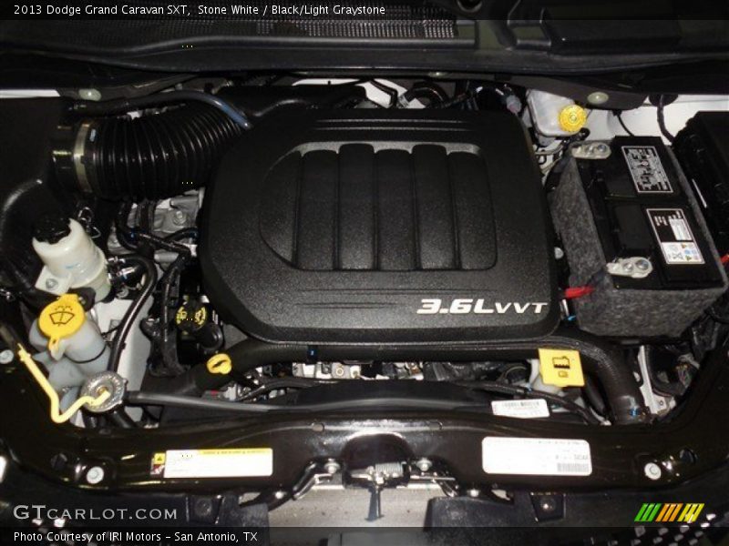 Stone White / Black/Light Graystone 2013 Dodge Grand Caravan SXT