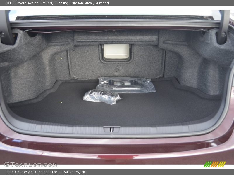 Sizzling Crimson Mica / Almond 2013 Toyota Avalon Limited