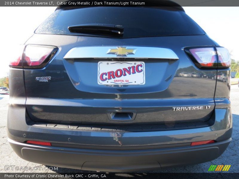 Cyber Grey Metallic / Dark Titanium/Light Titanium 2014 Chevrolet Traverse LT