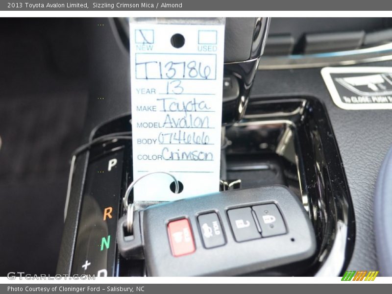 Sizzling Crimson Mica / Almond 2013 Toyota Avalon Limited