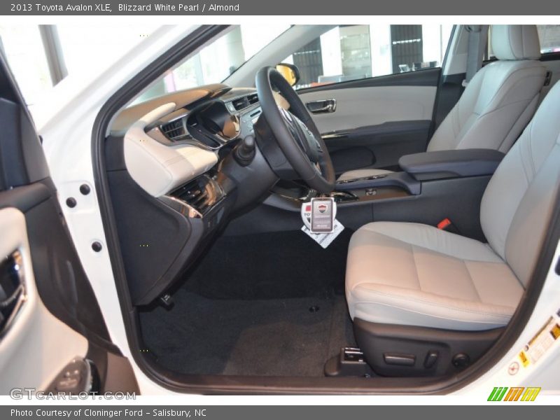 Blizzard White Pearl / Almond 2013 Toyota Avalon XLE