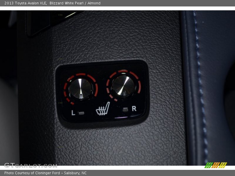 Blizzard White Pearl / Almond 2013 Toyota Avalon XLE