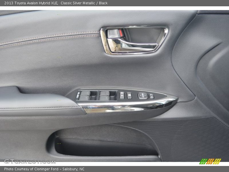 Classic Silver Metallic / Black 2013 Toyota Avalon Hybrid XLE