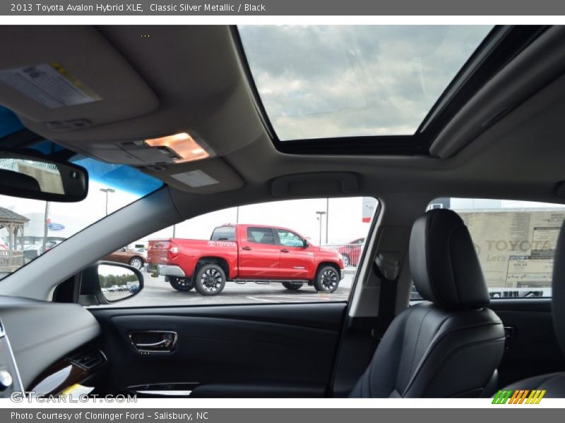 Classic Silver Metallic / Black 2013 Toyota Avalon Hybrid XLE