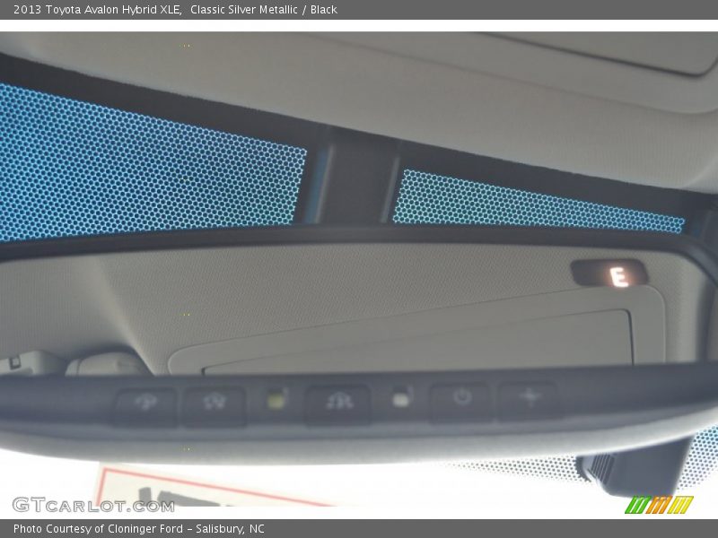 Classic Silver Metallic / Black 2013 Toyota Avalon Hybrid XLE
