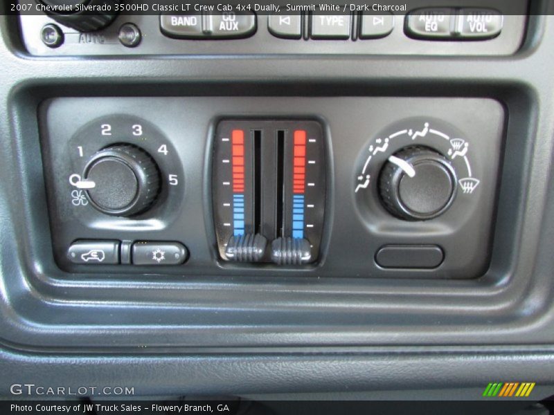 Summit White / Dark Charcoal 2007 Chevrolet Silverado 3500HD Classic LT Crew Cab 4x4 Dually