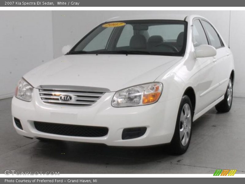 White / Gray 2007 Kia Spectra EX Sedan