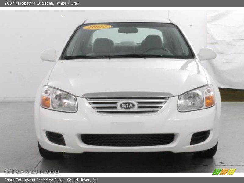 White / Gray 2007 Kia Spectra EX Sedan