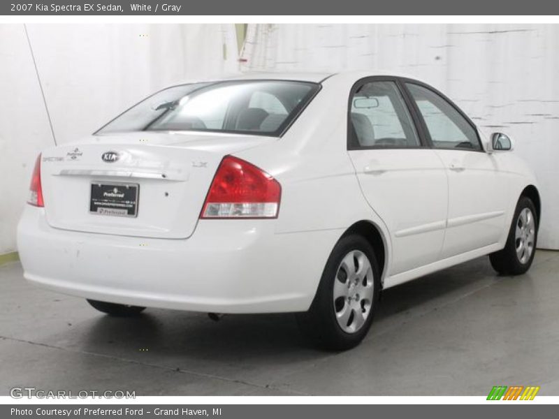 White / Gray 2007 Kia Spectra EX Sedan