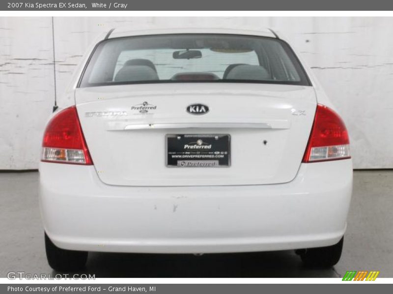 White / Gray 2007 Kia Spectra EX Sedan